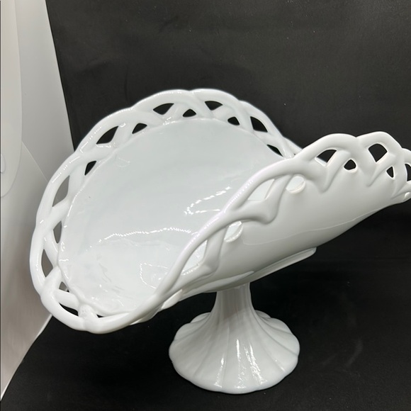 Elegant Vintage Milk Glass Pedestal Bowl - Picture 1 of 11